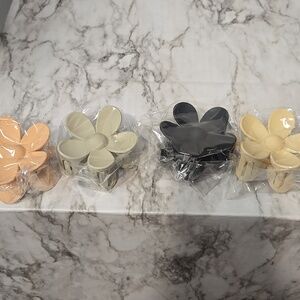 Flower hair clips